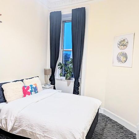 Edinburgh City Center Haymarket Double Room Edimburgo Exterior foto