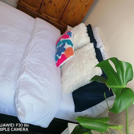 Edinburgh City Center Haymarket Double Room Edimburgo Exterior foto