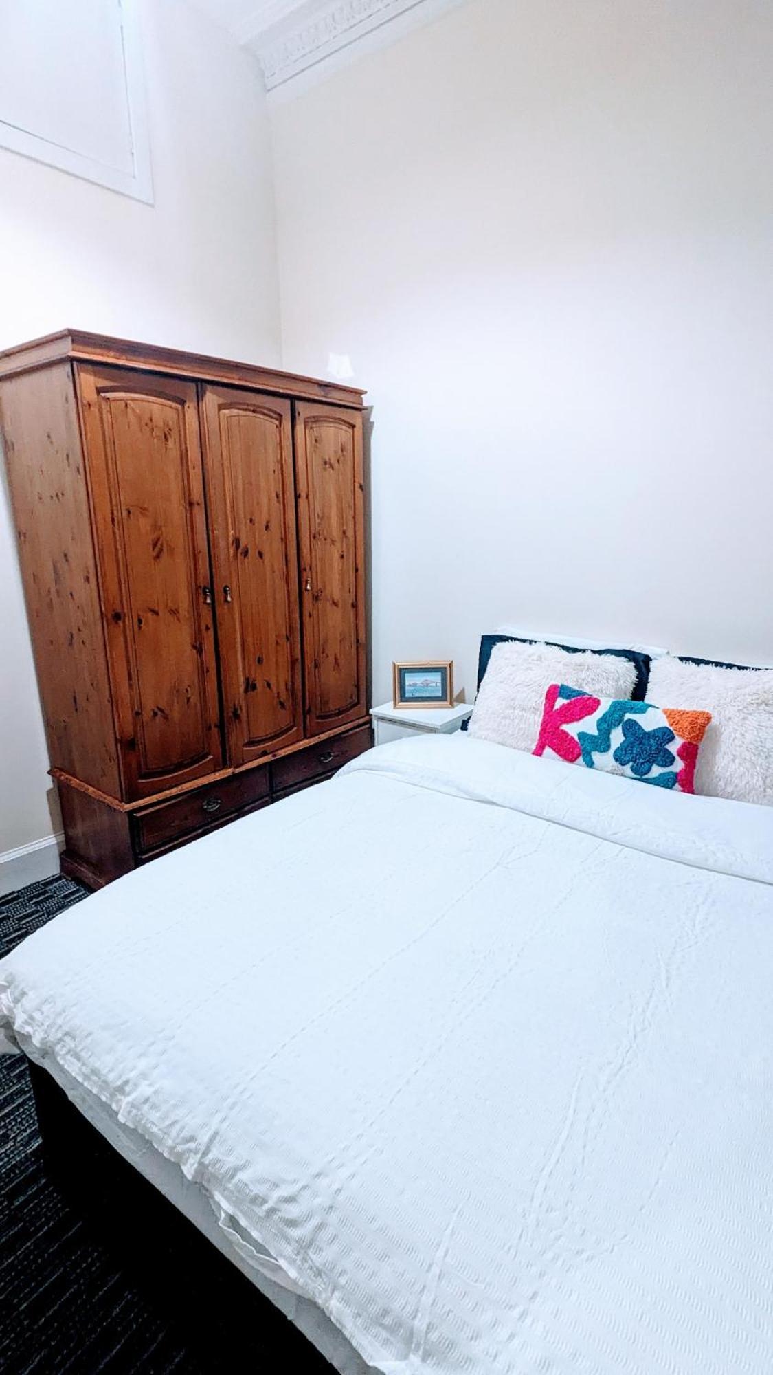Edinburgh City Center Haymarket Double Room Edimburgo Exterior foto