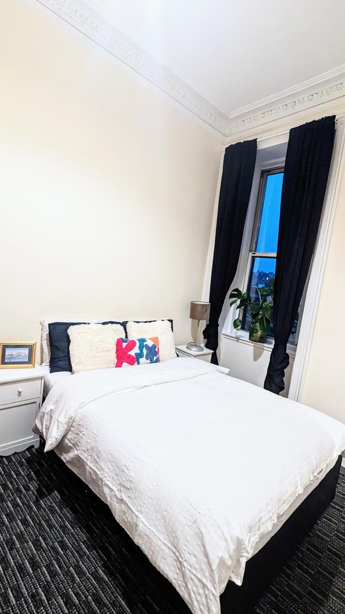 Edinburgh City Center Haymarket Double Room Edimburgo Exterior foto