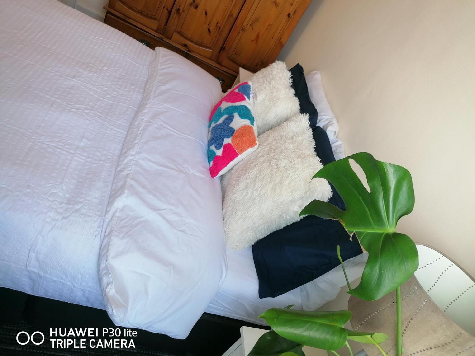 Edinburgh City Center Haymarket Double Room Edimburgo Exterior foto